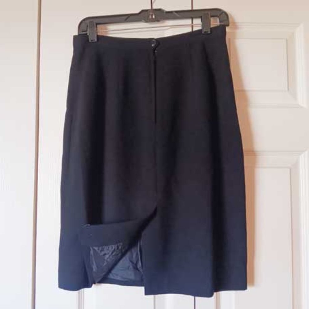 Unknown Brand Name, Black pencil skirt, size 10 Petite